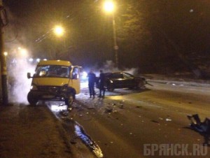 В Брянске попала в аварию маршрутка с 12 пассажирами Фото: vk.com