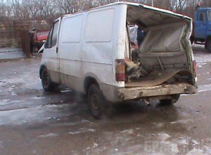 Пьяный водитель искупал машину в озере под Стародубом