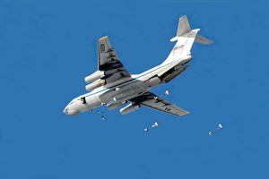 Пилотам Ил-76 разрешили сбрасывать бомбы Пилотам Ил-76 разрешили сбрасывать бомбы