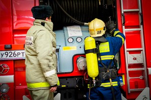 В Москве горит торговый центр "Рио" В Москве горит торговый центр "Рио"