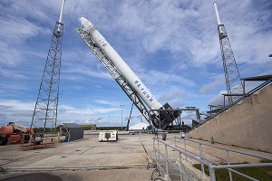 Ракета-носитель NASA сломалась на старте Ракета-носитель NASA сломалась на старте