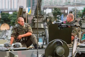 Оружие для Украины раскололо Запад Оружие для Украины раскололо Запад