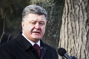 Порошенко готов ввести военное положение Порошенко готов ввести военное положение