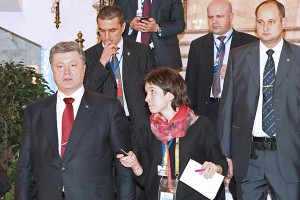 Порошенко сбежал от журналистов Порошенко сбежал от журналистов