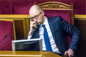 В Кабмине озвучили зарплату Яценюка В Кабмине озвучили зарплату Яценюка