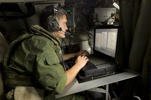 В Арктике развернут РЛС "Подсолнух" В Арктике развернут РЛС "Подсолнух"