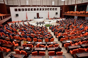 Депутаты устроили бойню в парламенте Депутаты устроили бойню в парламенте