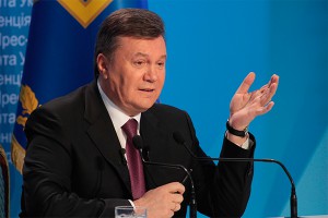 Янукович написал статью о войне на Украине Янукович написал статью о войне на Украине