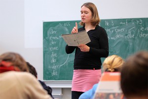 Учителям советуют найти "богатого мужика" Учителям советуют найти "богатого мужика"