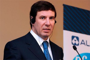 Депутат Госдумы избил бизнесмена клюшкой Депутат Госдумы избил бизнесмена клюшкой