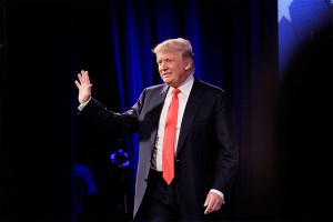 Трамп решил бороться за место Обамы Трамп решил бороться за место Обамы