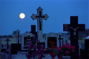 МИД требует от Польши наказать вандалов МИД требует от Польши наказать вандалов