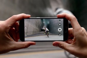 Samsung представил самый красивый смартфон Samsung представил самый красивый смартфон