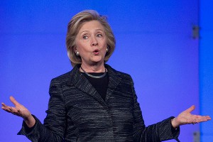 Клинтон нарушала правила на работе Клинтон нарушала правила на работе