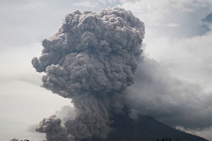 Камчатский поселок завалило пеплом Камчатский поселок завалило пеплом