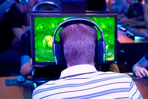 Геймер умер после 19 часов перед монитором Геймер умер после 19 часов перед монитором