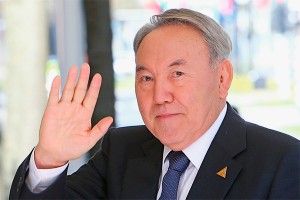 Назарбаев пойдет на выборы ради женщин Назарбаев пойдет на выборы ради женщин