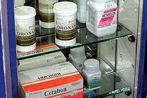 Тренер кормил спортсменов анаболиками Анаболики