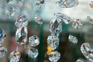 Во Франции угнали фургоны с бриллиантами Во Франции угнали фургоны с бриллиантами