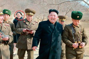 Ким Чен Ын выходит в свет с молодой особой Ким Чен Ын выходит в свет с молодой особой