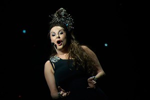 Сару Брайтман в лесу спасли инстинкты Сару Брайтман в лесу спасли инстинкты