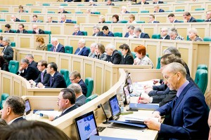 Сенаторы против сокращения помощи НКО Сенаторы против сокращения помощи НКО