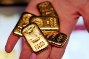 Мужчина нашел золото в чужих носках Мужчина нашел золото в чужих носках