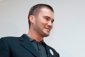 СМИ: Сына Януковича похоронили в Крыму СМИ: Сына Януковича похоронили в Крыму