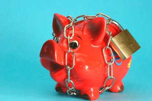 У двух российских банков отобрали лицензии У двух российских банков отобрали лицензии