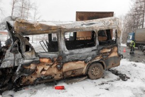 В Чувашии загорелась маршрутка с людьми В Чувашии загорелась маршрутка с людьми