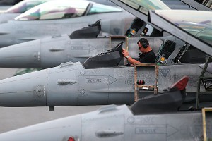 Альянс удвоил число полетов у границ России Альянс удвоил число полетов у границ России