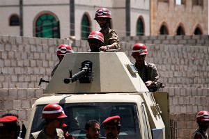 Саудиты разбомбили столицу Йемена Саудиты разбомбили столицу Йемена