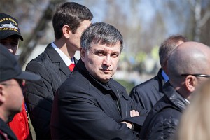 Аваков хотел бы устроить резню в Донбассе Аваков хотел бы устроить резню в Донбассе
