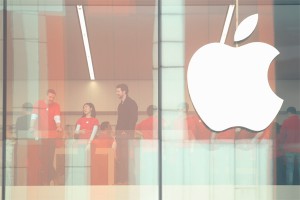 Apple выпустит три новые модели iPhone Apple выпустит три новые модели iPhone