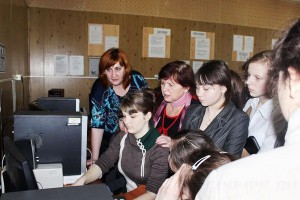 Подростки собирают сведения о солдатах, погибших на фронте