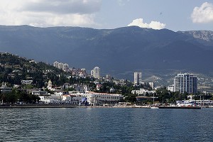 Лавров позвал иностранцев посмотреть на Крым Лавров позвал иностранцев посмотреть на Крым