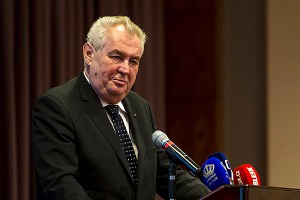 Почему президент Чехии пропустит Парад Победы Почему президент Чехии пропустит Парад Победы