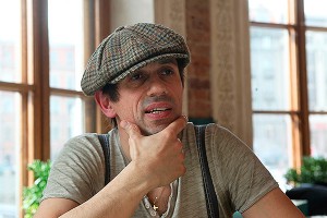 Челентано осудил власти за стрельбу в суде Челентано осудил власти за стрельбу в суде