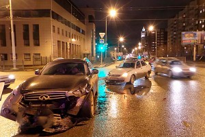 Женское ДТП закончилось ссорой и стрельбой Женское ДТП закончилось ссорой и стрельбой