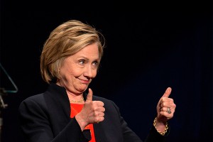 Клинтон поела фастфуд в придорожном кафе Клинтон поела фастфуд в придорожном кафе