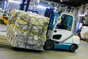 Посольство США скрывает посылку в 150 тонн Посольство США скрывает посылку в 150 тонн