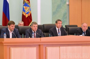 Попков «заработал» 11,6 миллиона рублей, Минаков – почти 800 тысяч