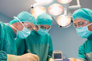 Мужчине 6 часов пришивали оторванный палец Мужчине 6 часов пришивали оторванный палец