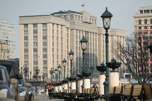 Кто в Госдуме зарабатывает меньше всех Кто в Госдуме зарабатывает меньше всех