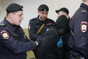 В Москве поймали хакеров-миллионеров В Москве поймали хакеров-миллионеров