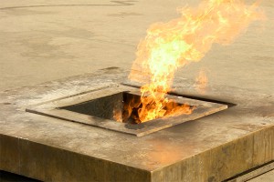 Пьяный петербуржец сгорел у Вечного огня Пьяный петербуржец сгорел у Вечного огня