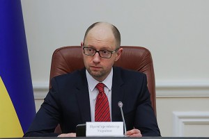 Яценюк попросил помощи по субсидиям на ЖКХ Яценюк попросил помощи по субсидиям на ЖКХ