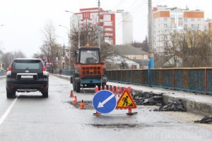 В Брянске запрещено ремонтировать дороги в часы пик