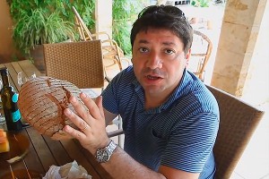 Известный повар избит молотком в Москве Известный повар избит молотком в Москве