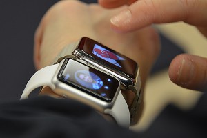 Apple Watch начали продавать без ажиотажа Apple Watch начали продавать без ажиотажа